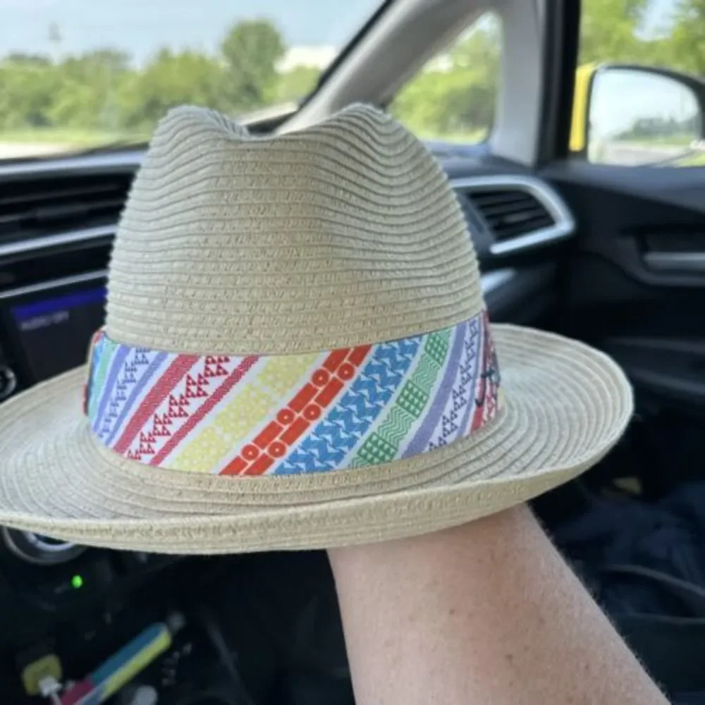 RARE Disney Aulani Ko Olina Hawaii Straw Sun Hat, Colorful Silk‎ Trim (Adult)